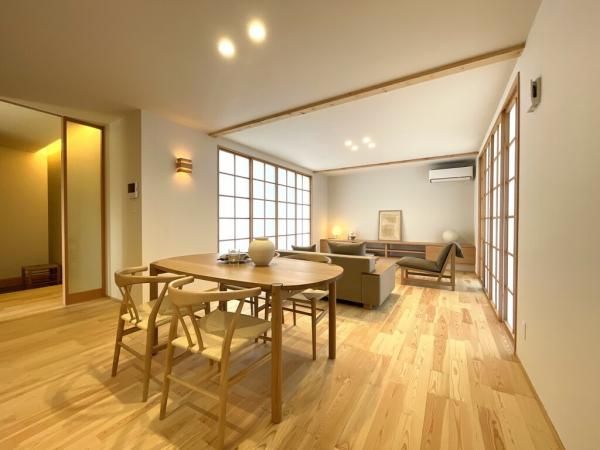 庭との一体感を大切にし、光と風を心地よく取り込む間取りの画像