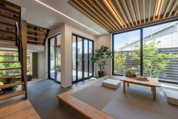 やわらかな安らぎに満たされる、くつろぎの畳スペースの画像