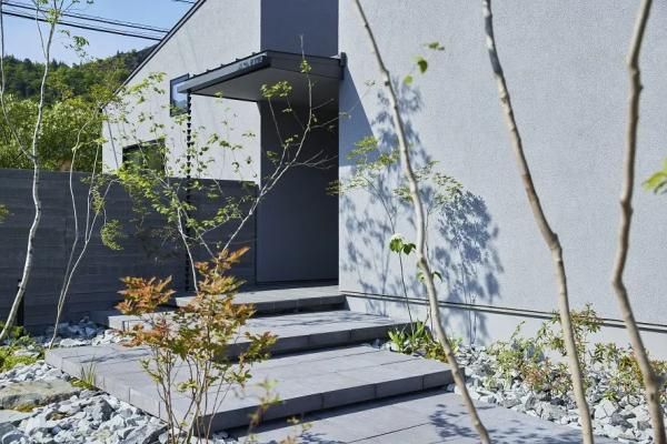 玄関アプローチの画像