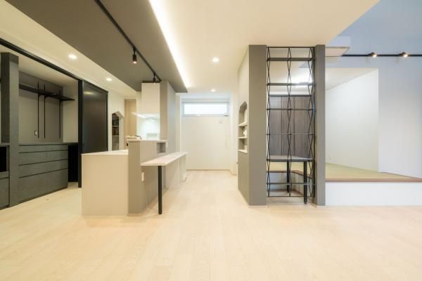 開放感と上質なデザインが調和する住まいの画像