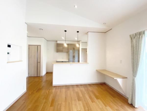 お子さまのリビング学習にも活用できますの画像