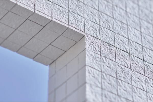 いつまでも色あせにくく、外観の美しさを保ちますの画像