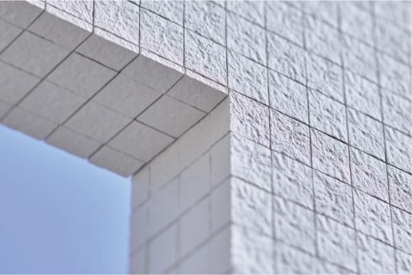 いつまでも色あせにくく、外観の美しさを保ちますの画像