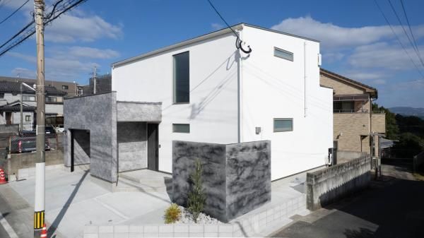 素材と空間が活きる、大人のシンプル住宅