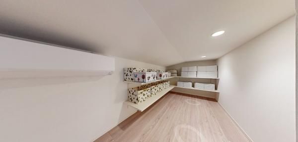 小屋裏収納の画像
