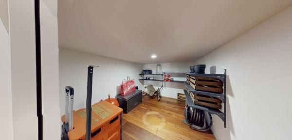 階段下収納の画像