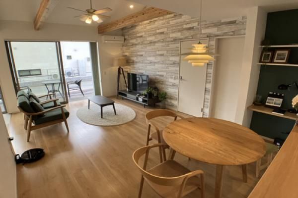 ゆったりとした広がりを感じられるリビングダイニングの画像