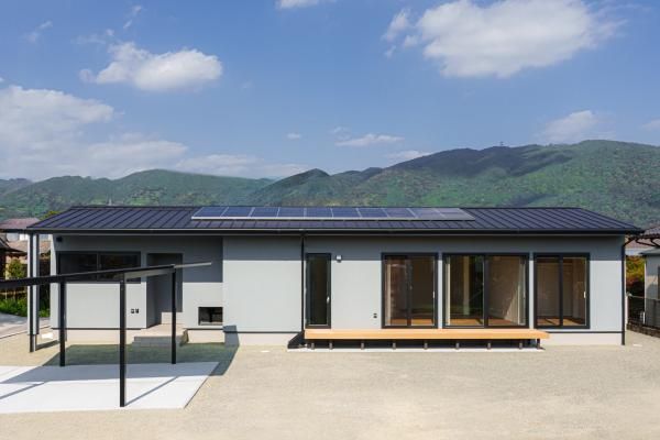 端正な美しさに心地よさを隠した平屋