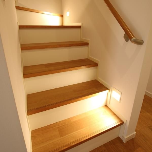 階段フットライトの画像