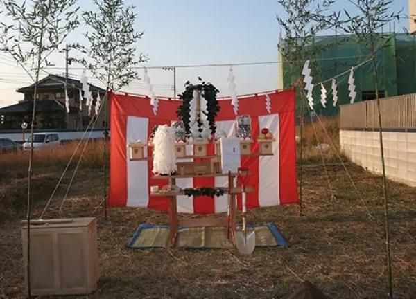 工事の安全を願う地鎮祭の画像