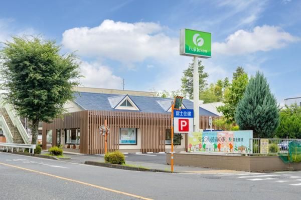 多彩なキッチンと住宅設備を見比べられる、ドッグランも備えたショールーム