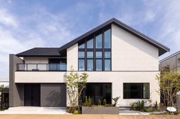 空間を自在に活かした、遊び心あふれる住まい