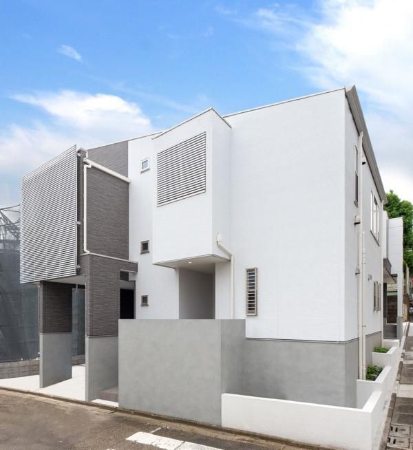 都市の喧騒を忘れさせるホテルライクな省エネ住宅