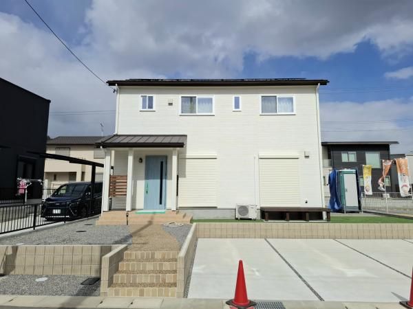 木の温もりと暮らしやすさを大切にした、ナチュラルテイストの住まい