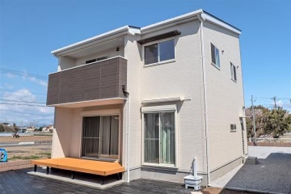 共働き夫婦のために家事動線を意識した回遊動線の家