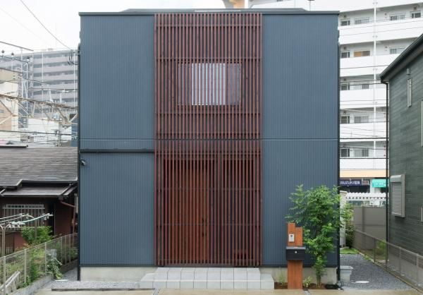 『真ん中螺旋階段』のある家