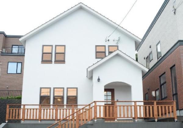 コンパクトで家事ラクな２階建てのいえ